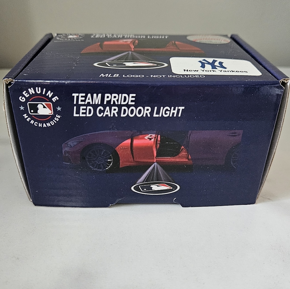 Sporticulture MLB New York Yankees LED Car Door Light- New In Box - Picture 3 of 6